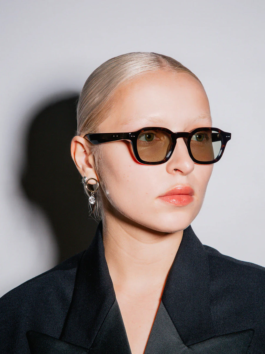 S98 Hero Dark Shell Light Grey sunglasses