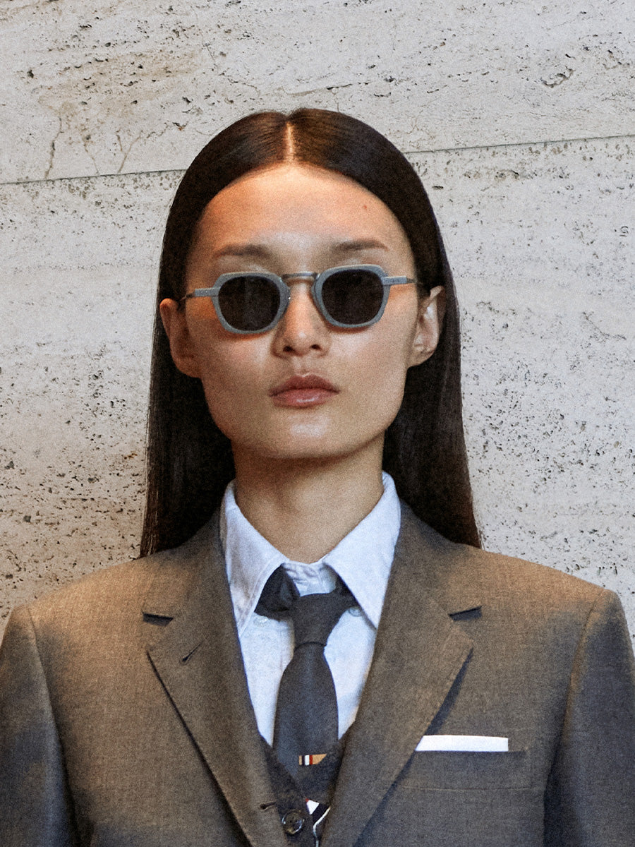 930A 035 N11 Matte Grey Titanium Square sunglasses