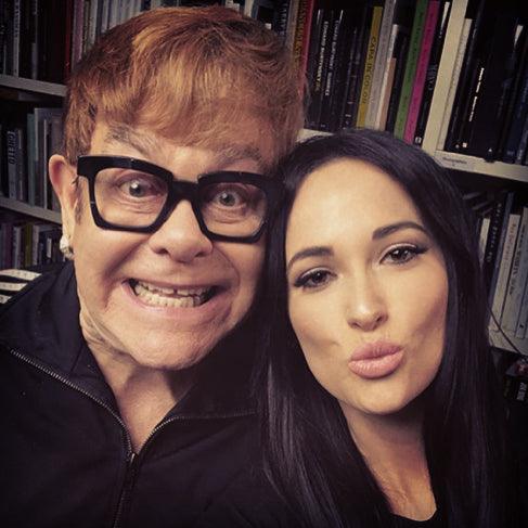 Elton John in Kuboraum - sunglasscurator