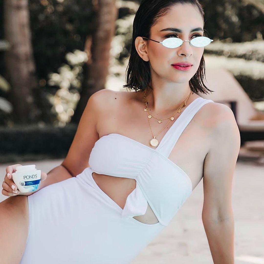 Helen Blandino in Spektre - sunglasscurator