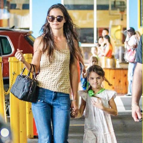 Katie Holmes in Karen Walker - sunglasscurator