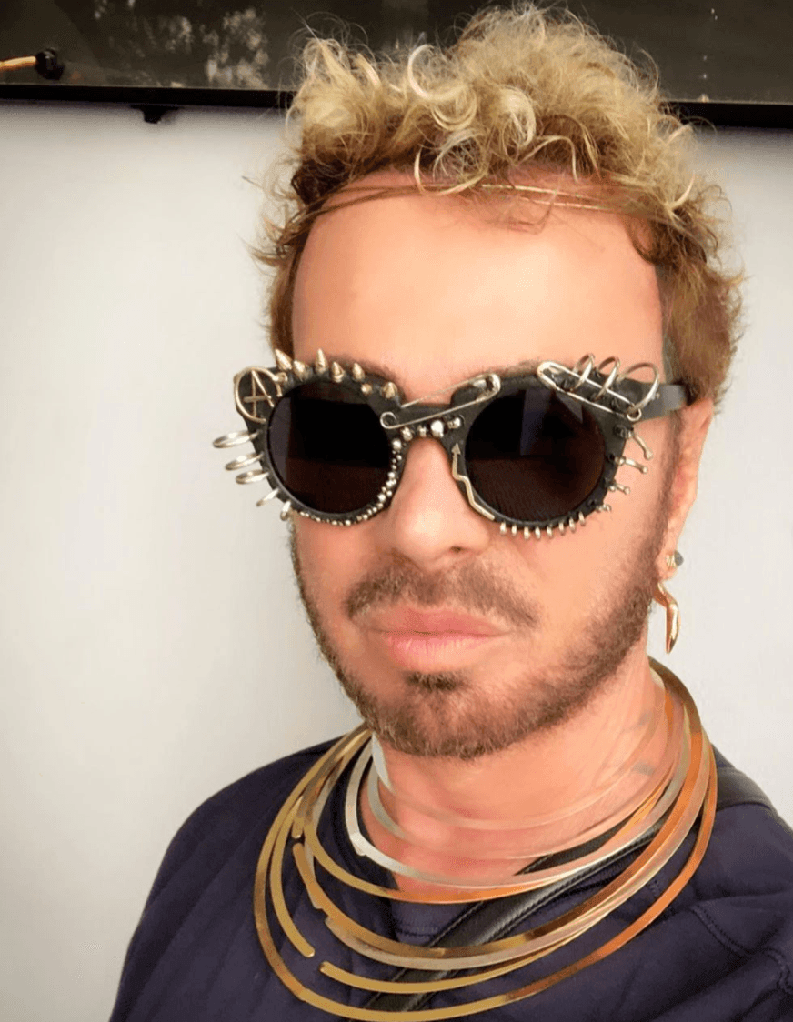 Lakis Gavalas in Kuboraum - sunglasscurator
