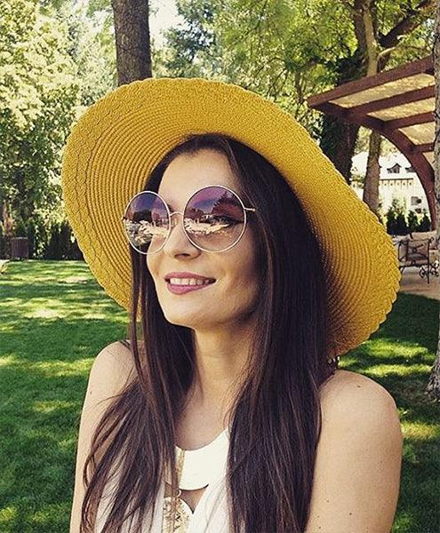 Laura Calin in Matthew Williamson - sunglasscurator