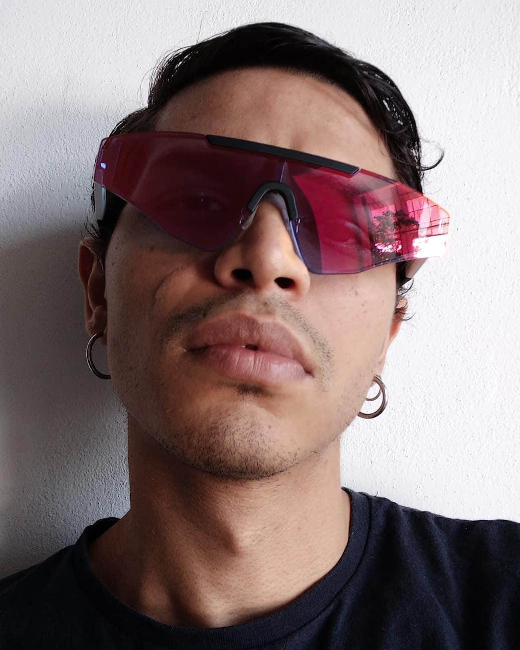 Luka Nezir in Spektre - sunglasscurator