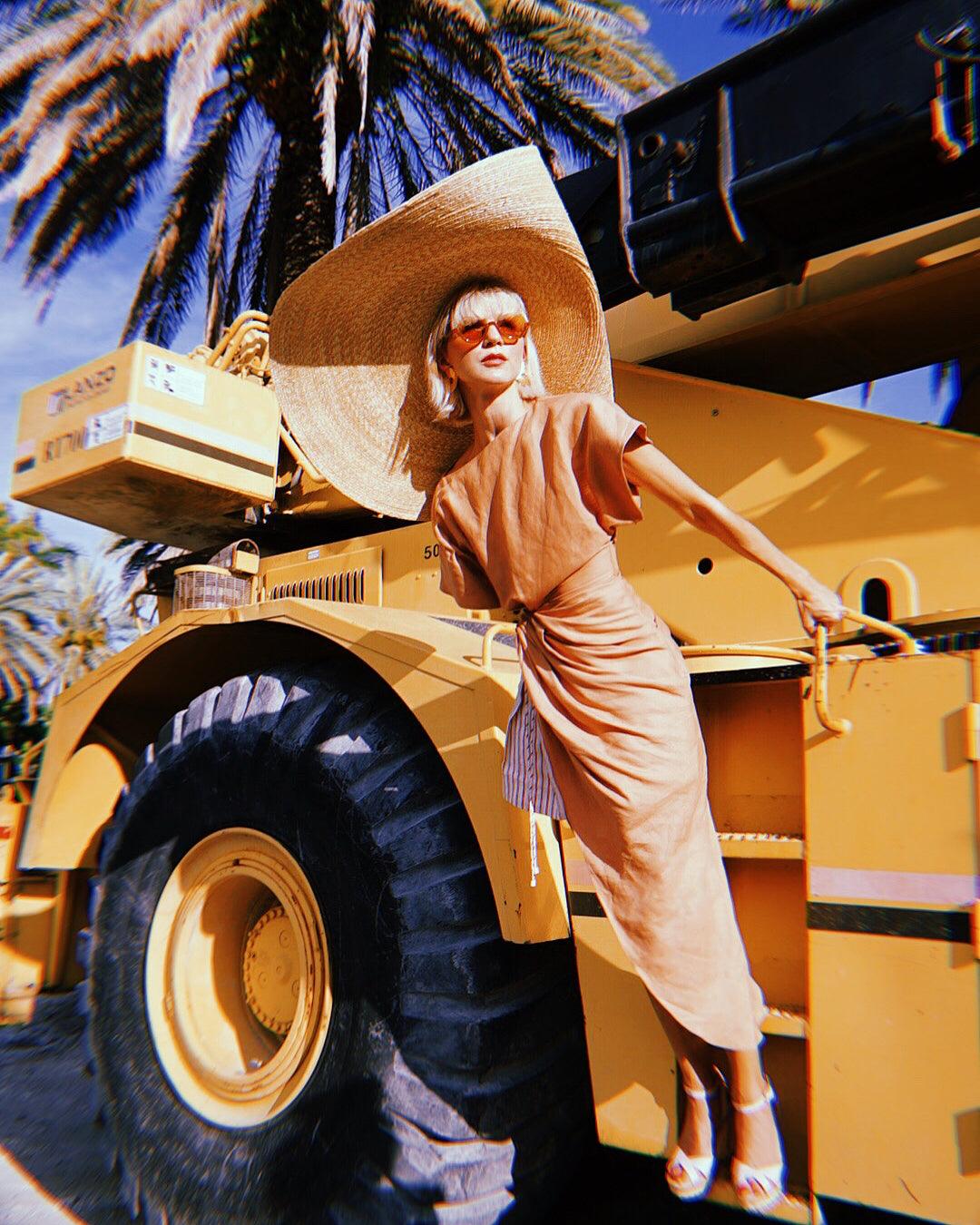Samantha Angelo in Kaleos - sunglasscurator