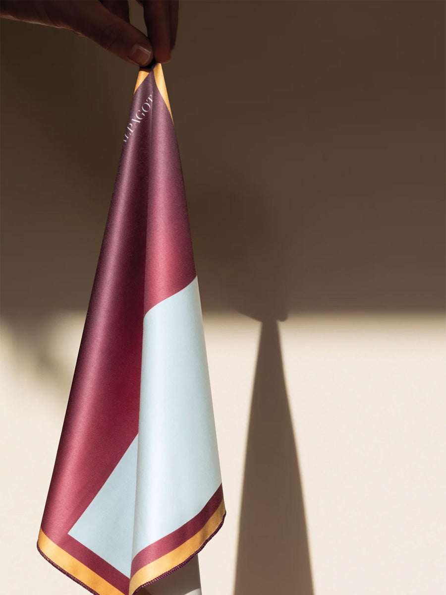 Carré III SilkTech™ eyewear cleaning cloth