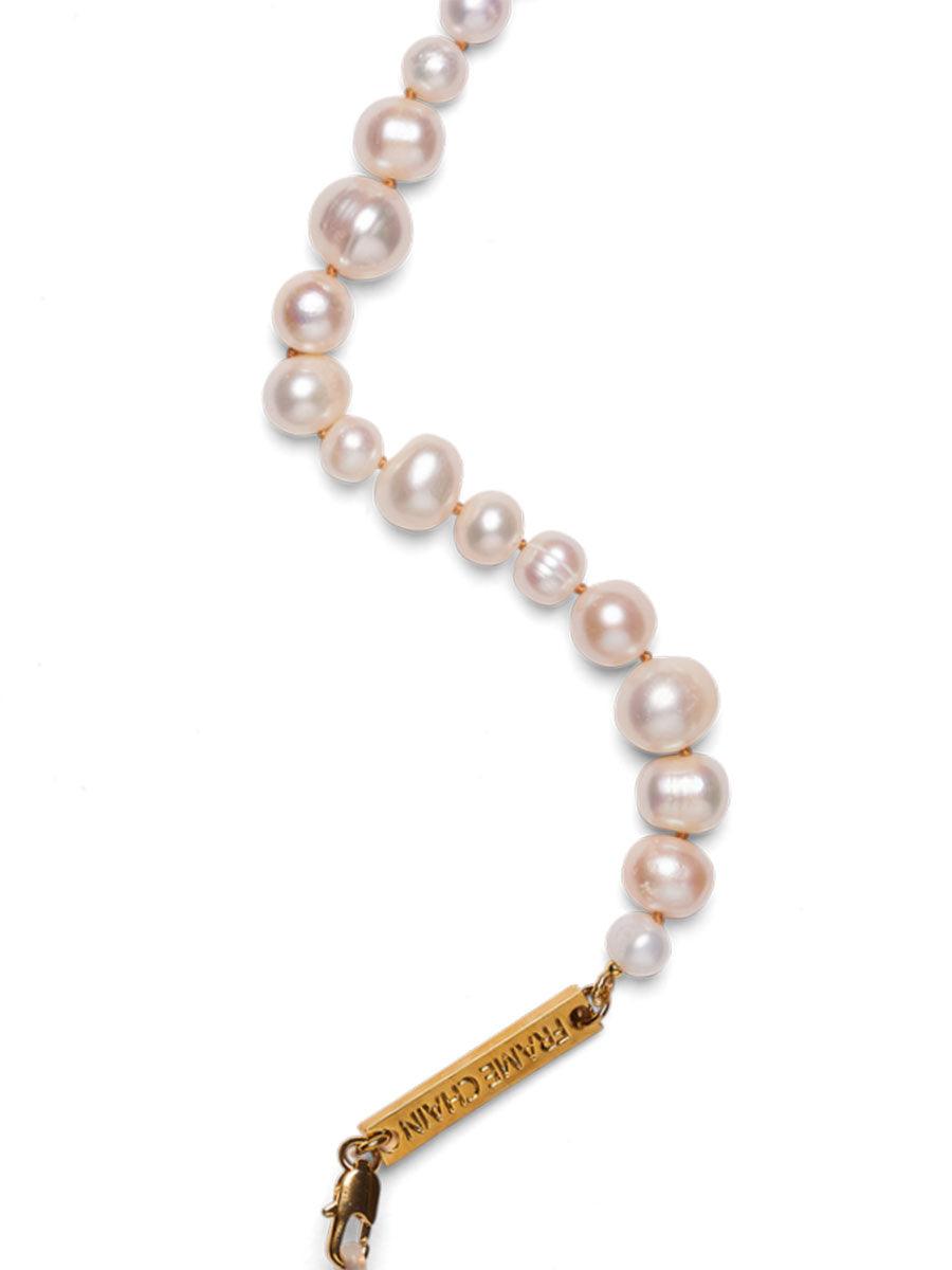 PEARLY QUEEN glasses chain in Yellow Gold - sunglasscurator