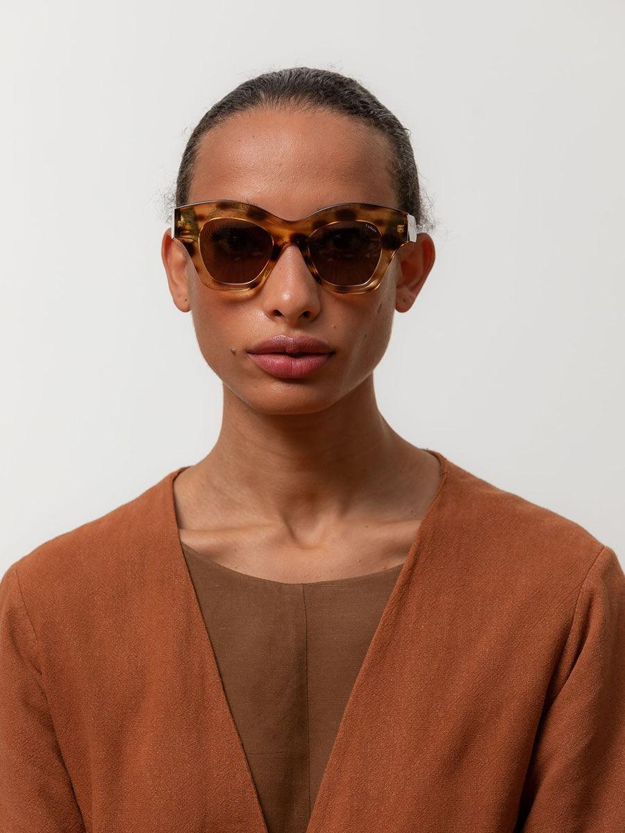 Tessa Cerrado Solid sunglasses - sunglasscurator